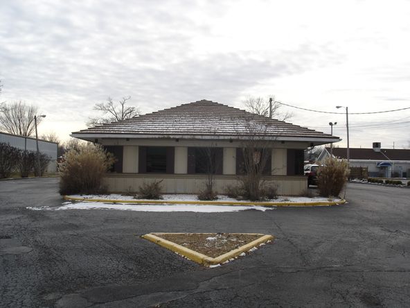613 E Main St, Carbondale, IL 62901